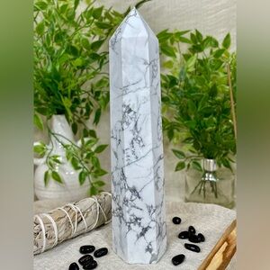 2348 Large Howlite Crystal Tower
